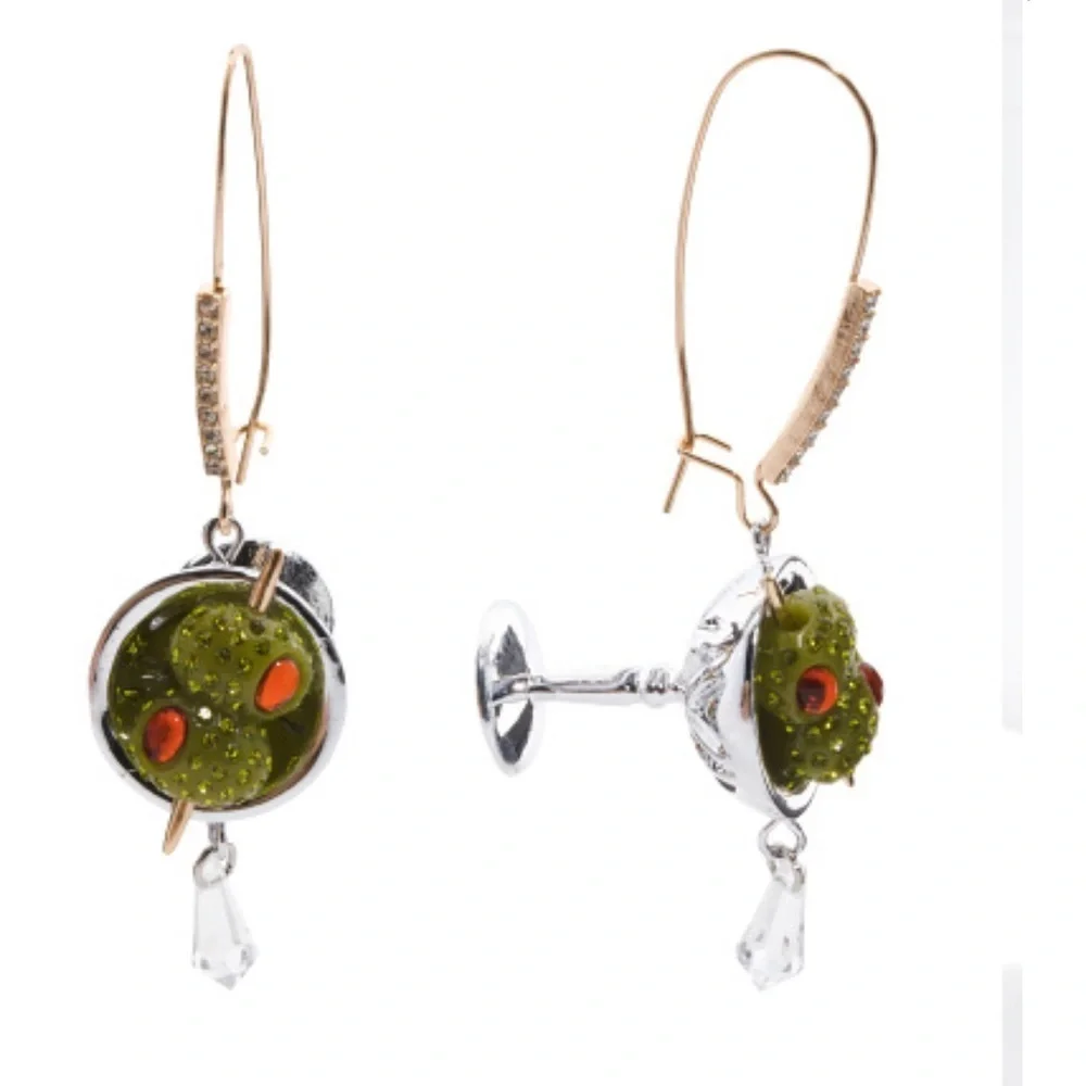 🫒🍸BETSEY JOHNSON MARTINI COCKTAIL RIG AND EARRING SET🍸🫒NWT
